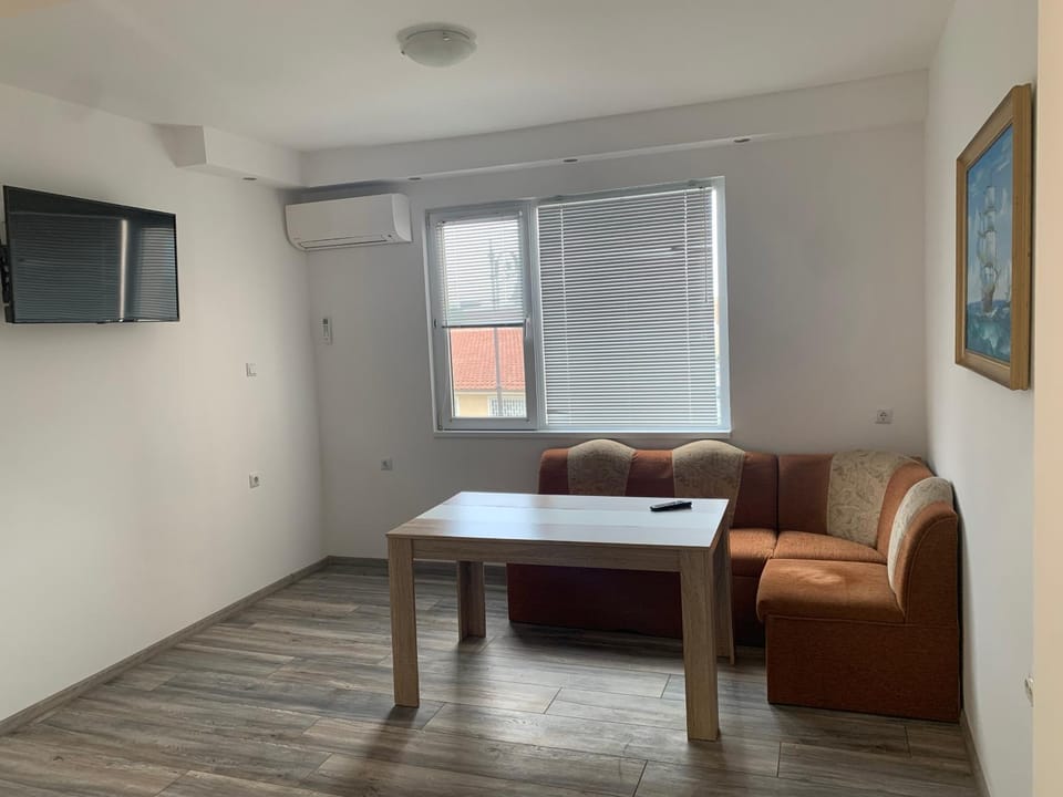 Апартамент Енигма/Apart Enigma Apartment in Burgas Province