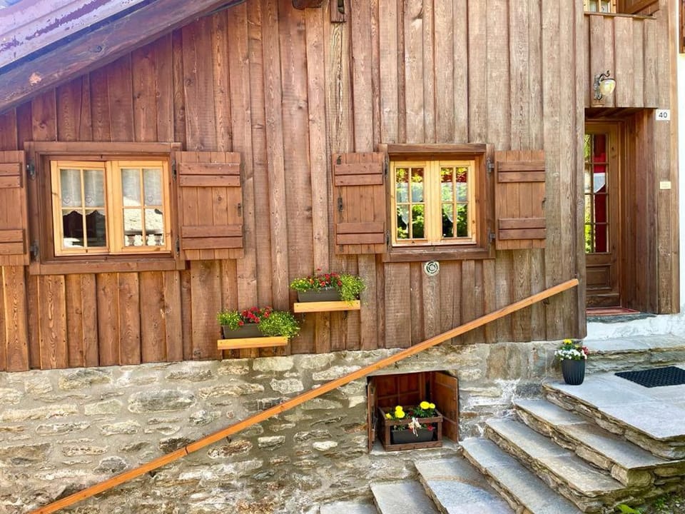 Property building, Day