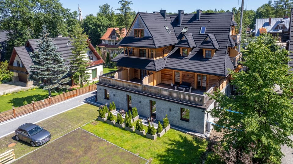 Property building, Day, Bird's eye view, Parking