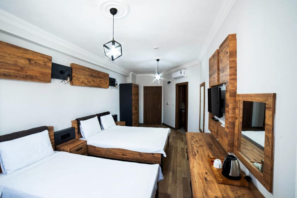 Bed, TV and multimedia, Photo of the whole room, Bedroom, wardrobe, air conditioner