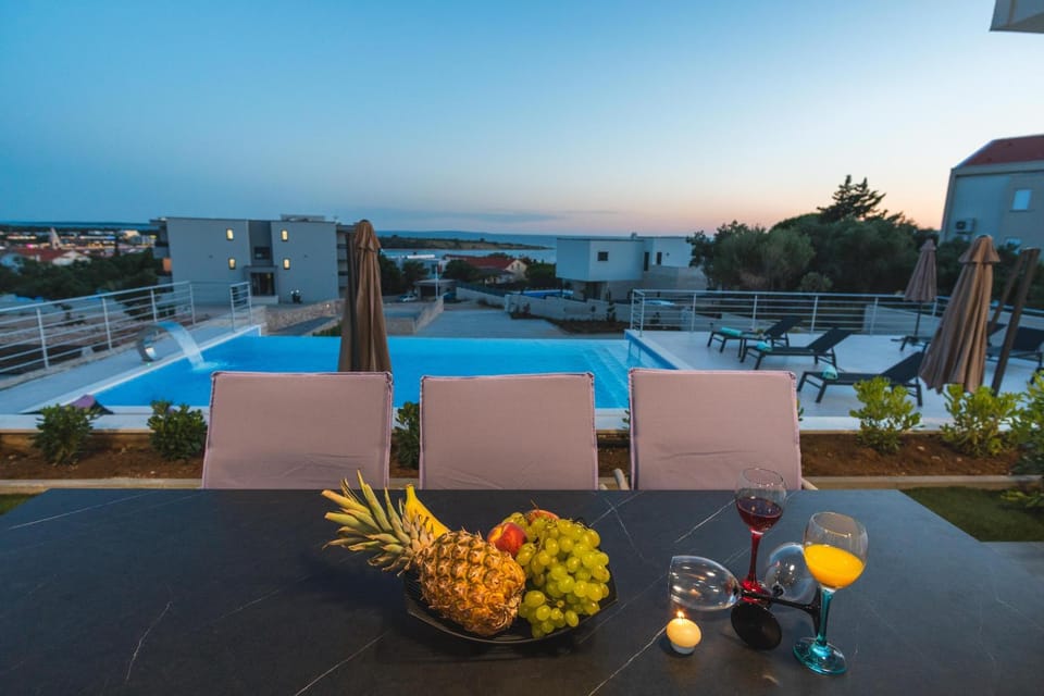 View (from property/room), Balcony/Terrace, Pool view, Sea view