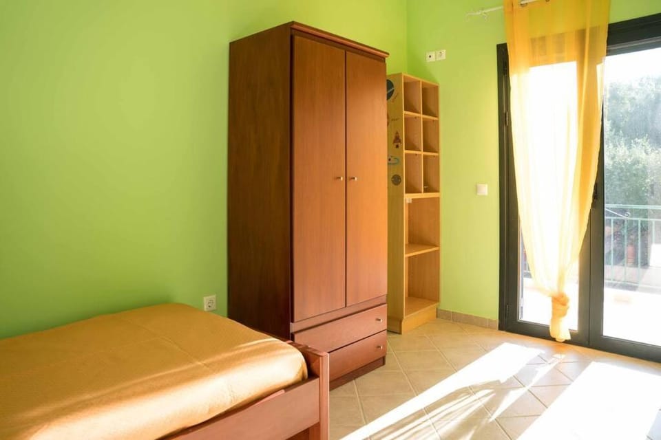 Bed, Photo of the whole room, Bedroom, wardrobe