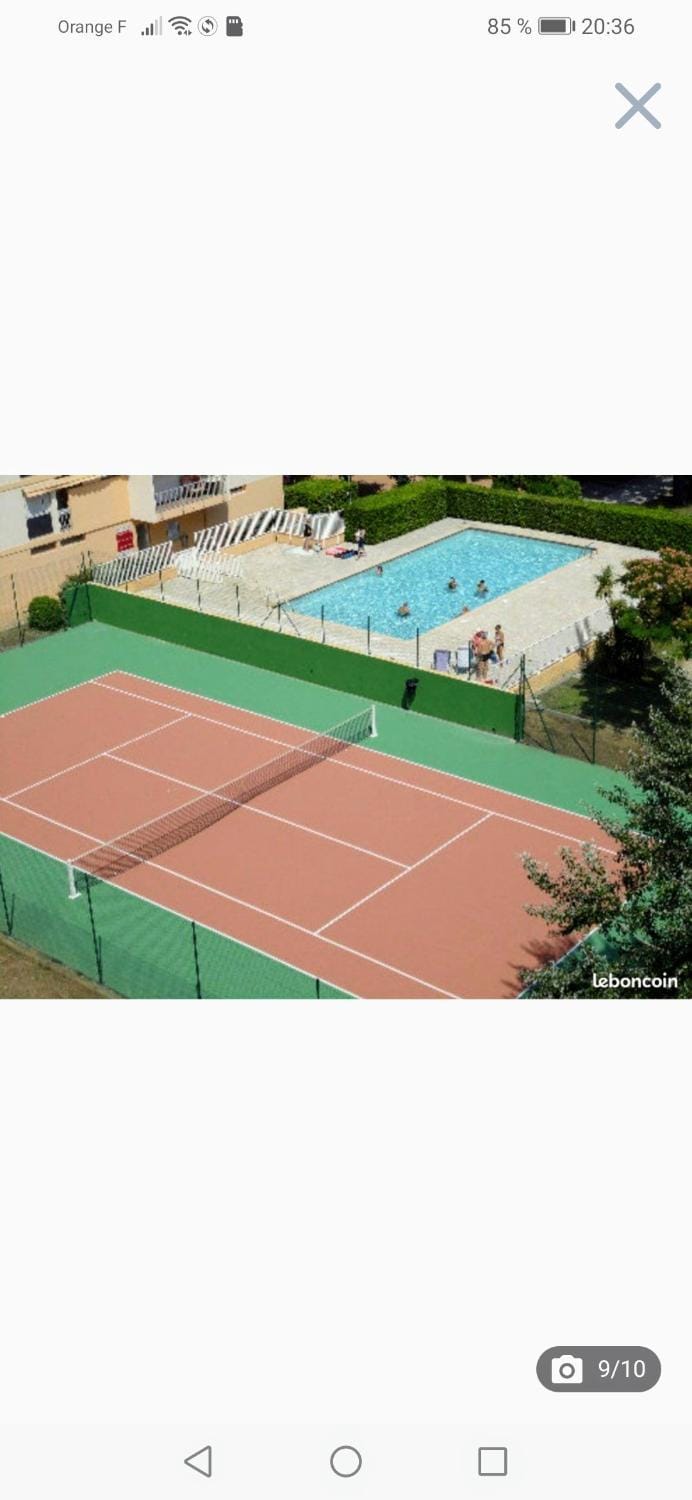 Tennis court