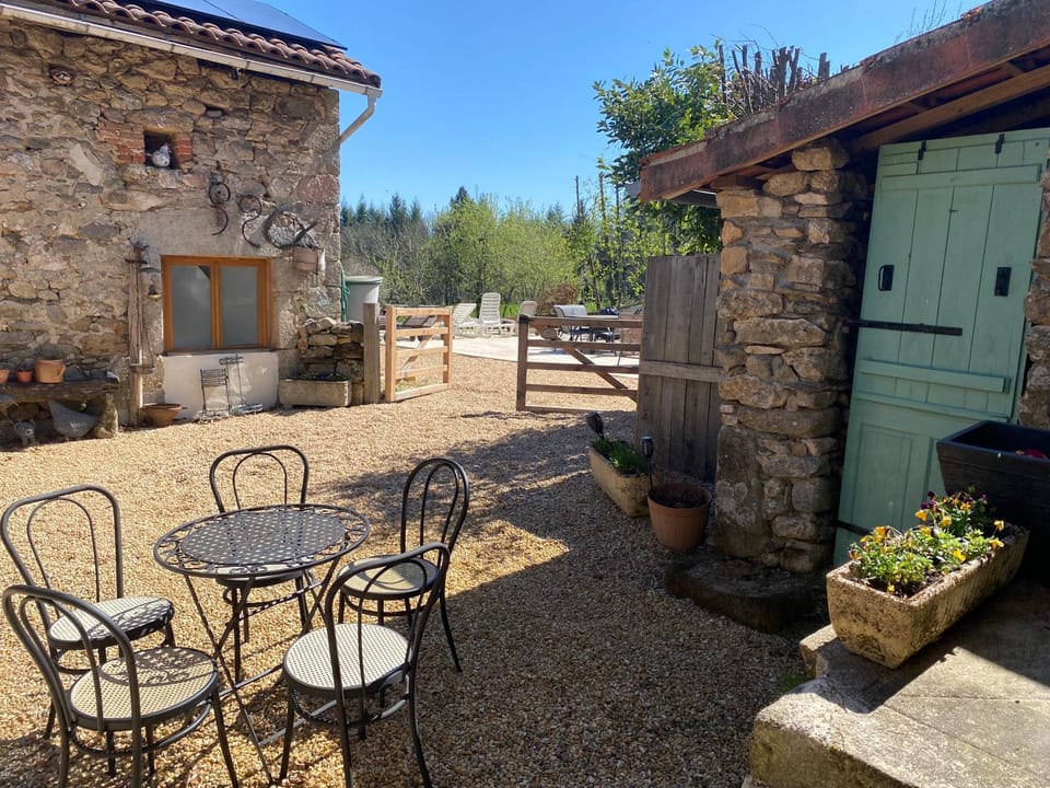 Property building, Patio, Dining area