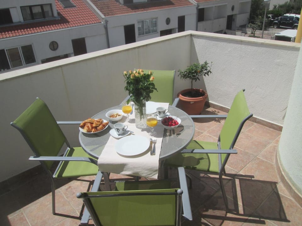 Balcony/Terrace, Sea view, Street view