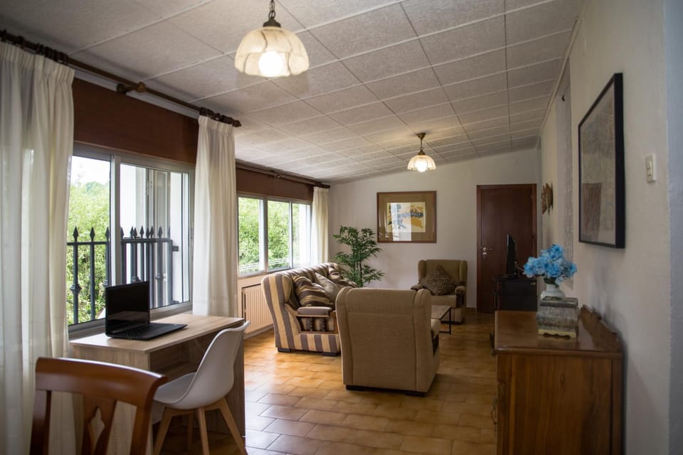 LA CASA DEL RÍO - A 13 kilómetros de Santiago House in Galicia
