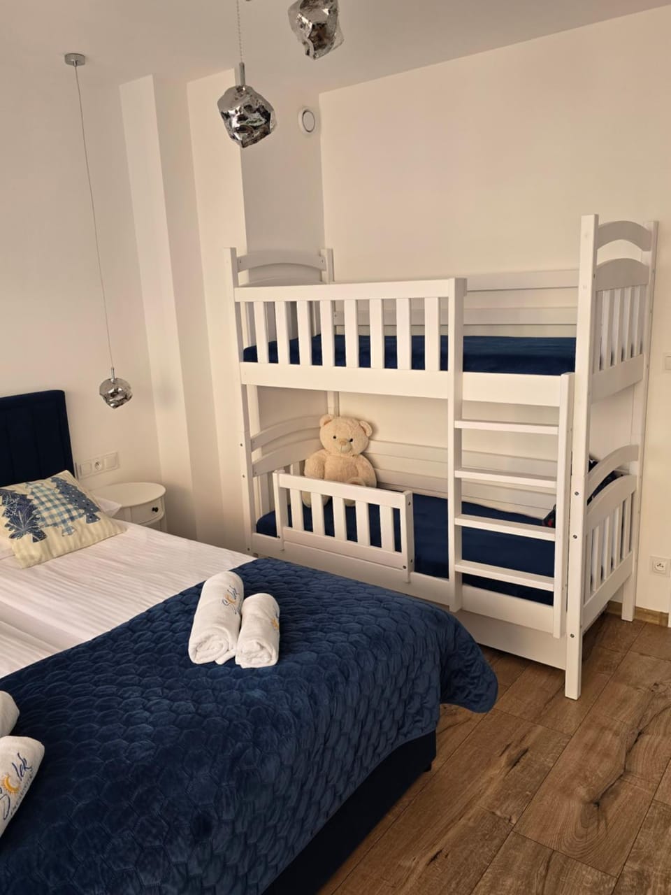 SOLEK, Apartamenty hotelowe i pokoje gościnne ze śniadaniem, przyjazne zwierzętom, wyjątkowe, z widokiem na Jezioro Jamno i w bardzo bliskiej odległości od morza Apartment in West Pomeranian Voivodeship, Poland
