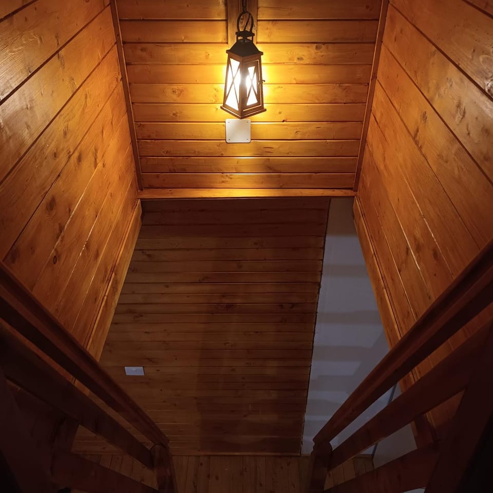 Tiny House Ocnele Mari House in Romania