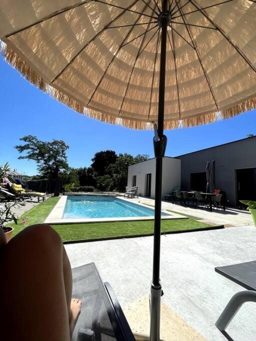 Pool view, Swimming pool, sunbed