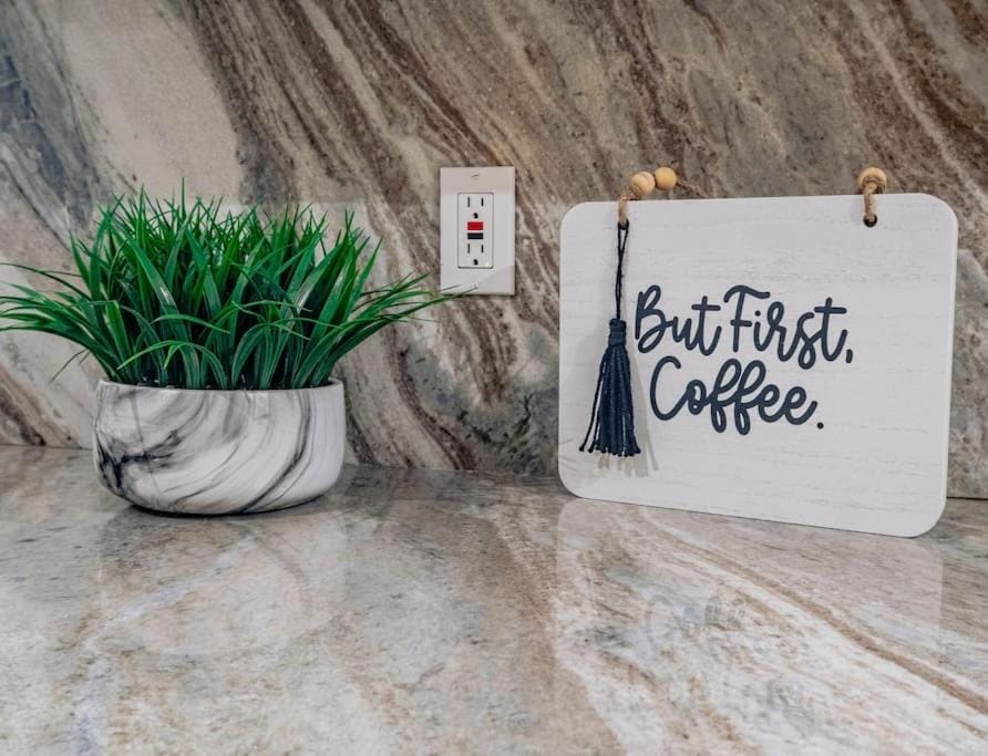 Coffee/tea facilities, Logo/Certificate/Sign