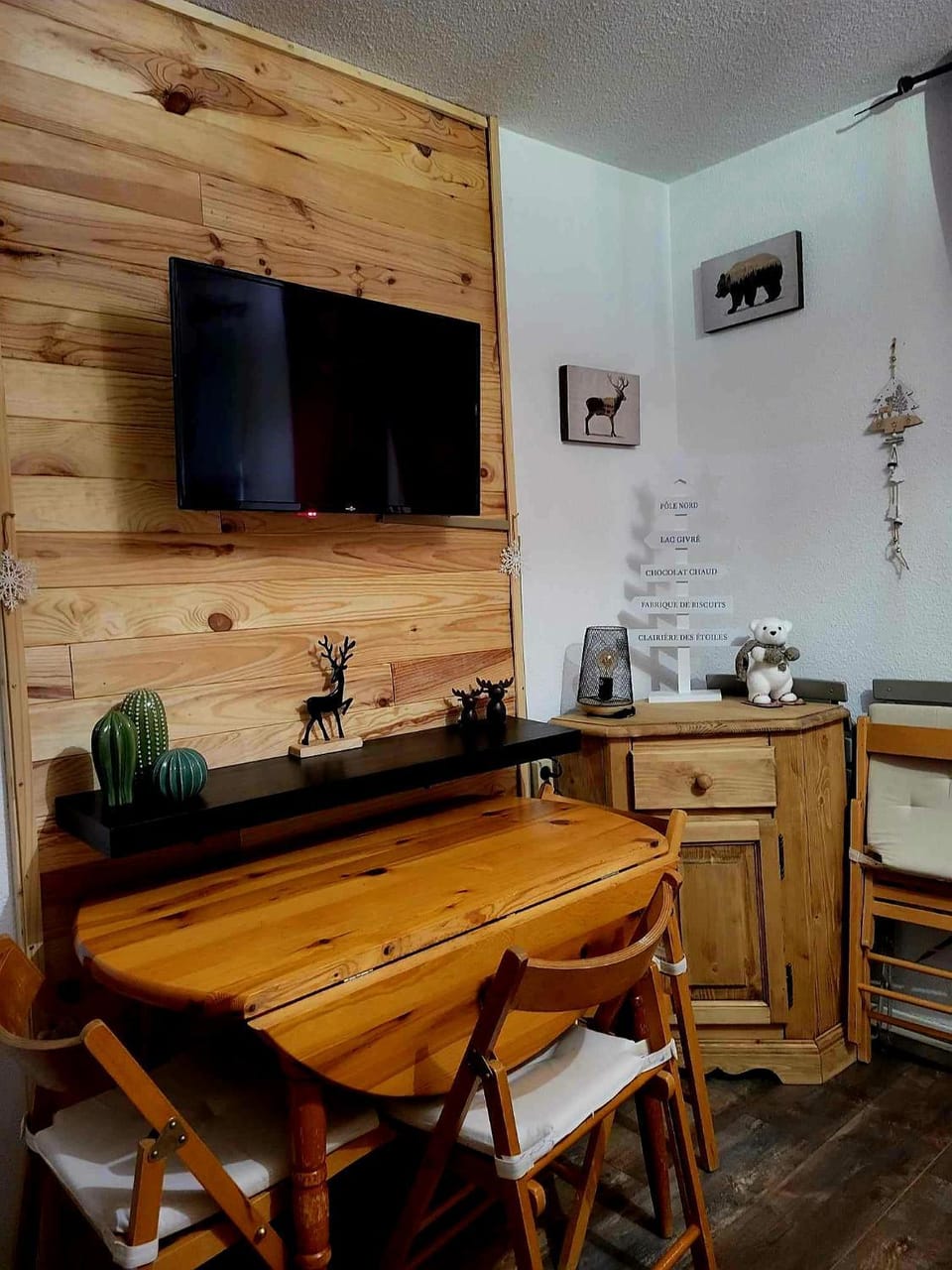TV and multimedia, Dining area
