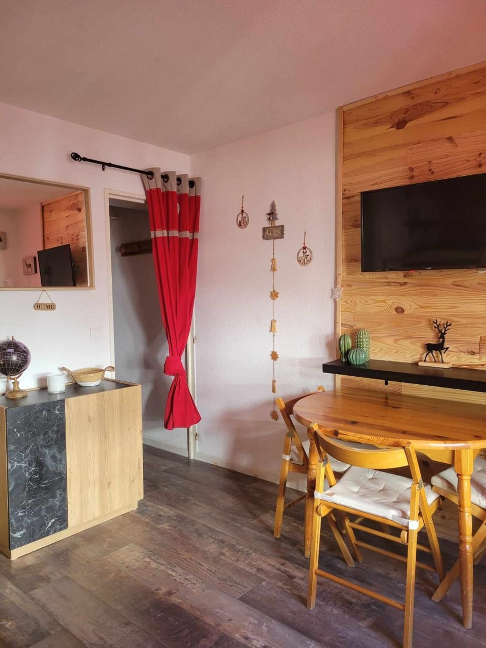 TV and multimedia, Dining area