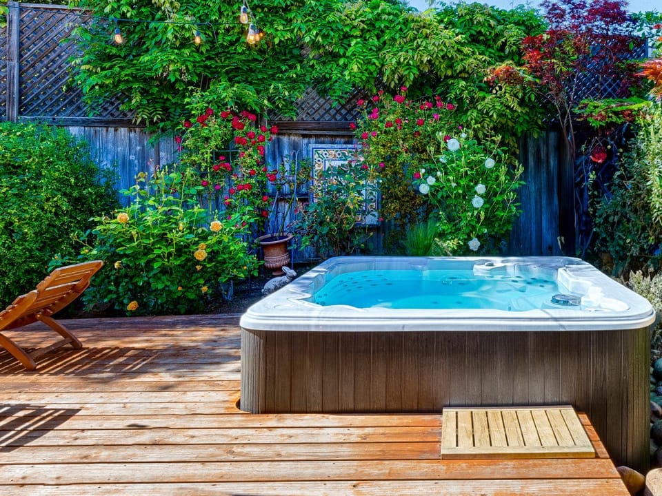 Hot Tub, Hot Tub