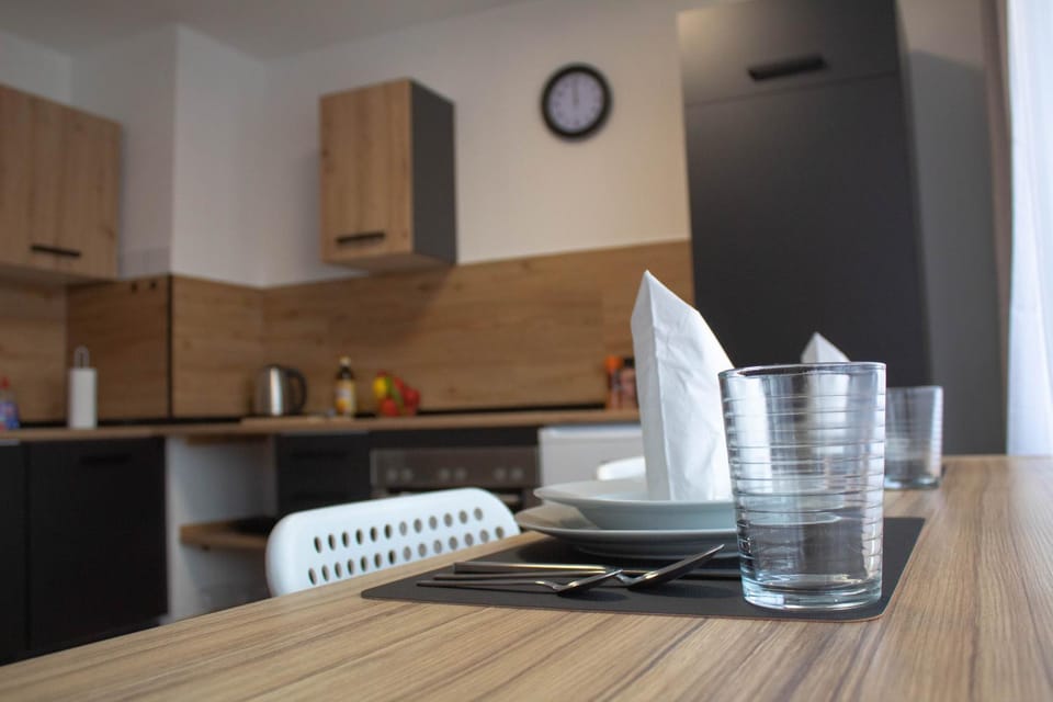 Dining area, Food