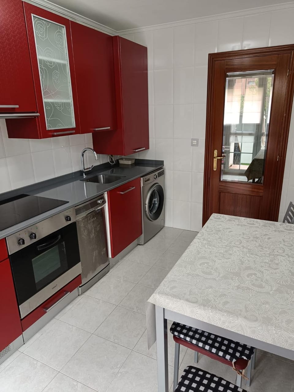 Kitchen or kitchenette, dishwasher, minibar, pet friendly, stove, washing machine