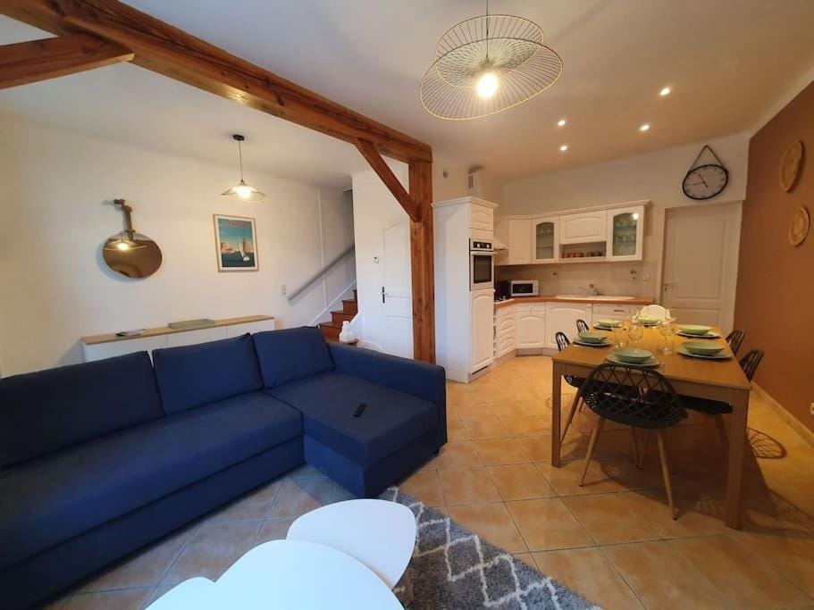 Maison à 400 m du vieux port House in La Rochelle