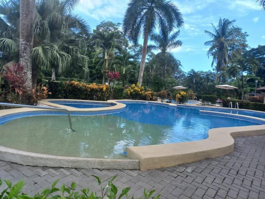 Casa Famari at Playa Bejuco House in Esterillos Este