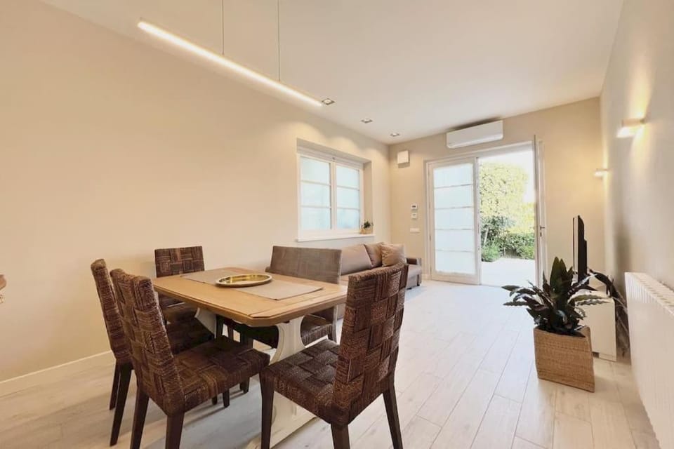 Villa Carli in centro a Forte dei Marmi Villa in Forte dei Marmi