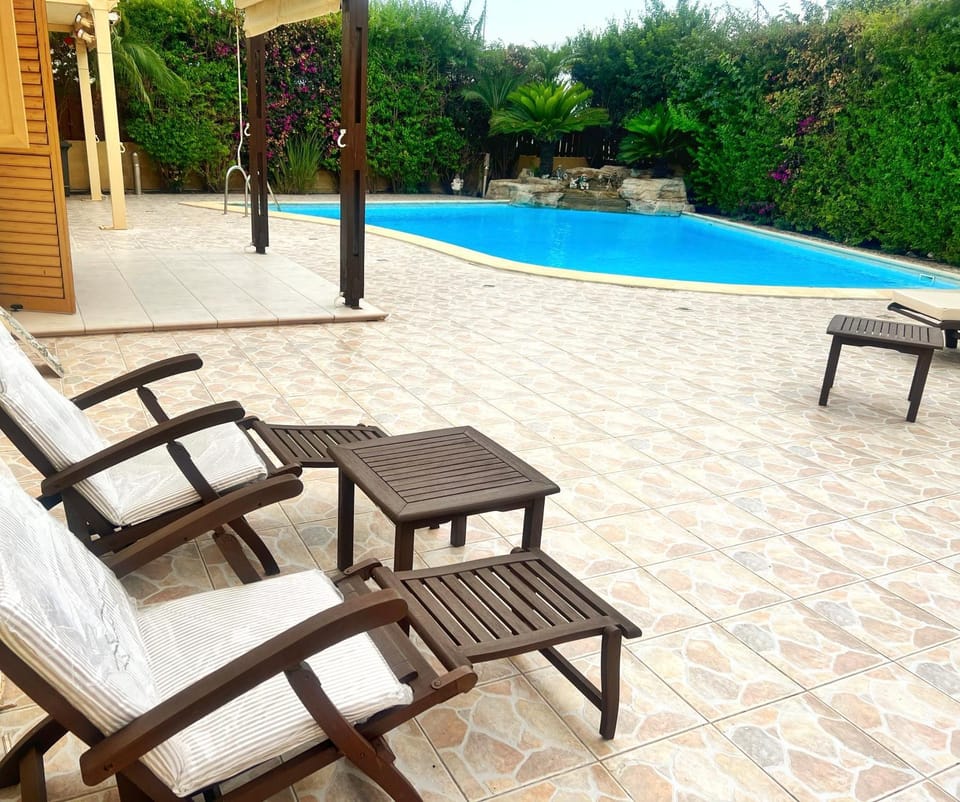 Pool view, Swimming pool, sunbed