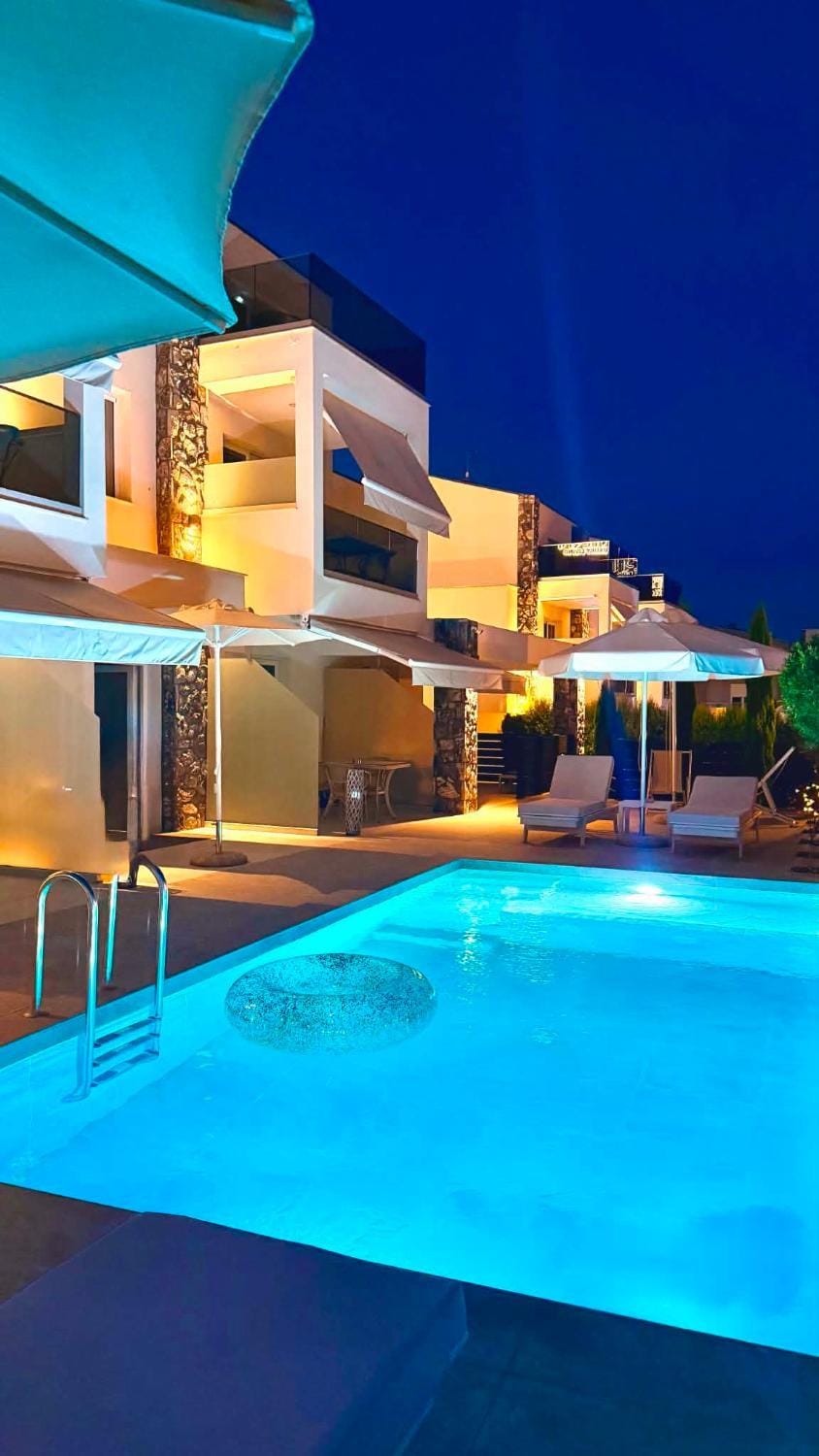 Property building, Swimming pool
