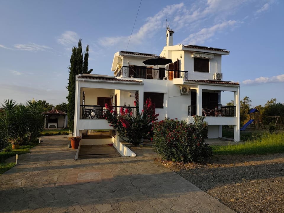 Property building, Garden view