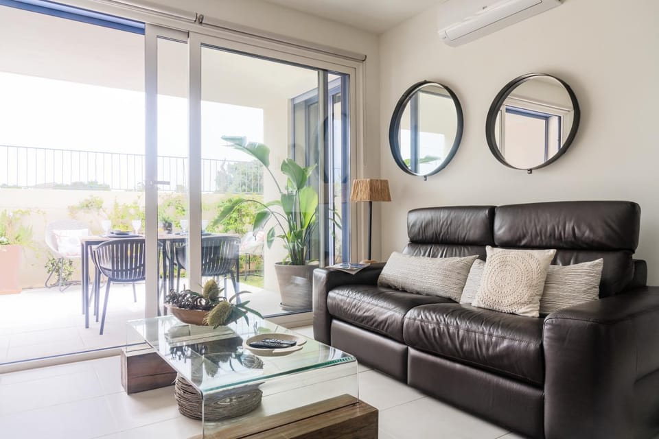 Balcony/Terrace, Living room