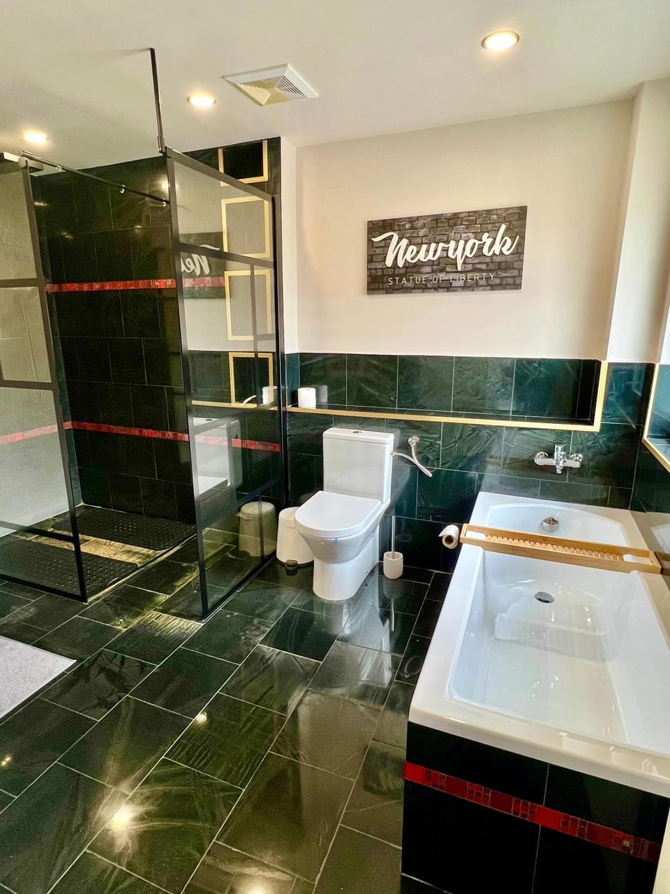 Shower, Toilet, Bathroom, Bath