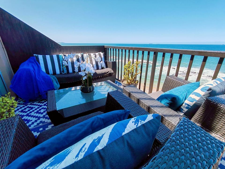 OCEAN BREAKAWAY - Power back up, 2 Adults & 3 Kids only, Umdloti Apartment in KwaZulu-Natal