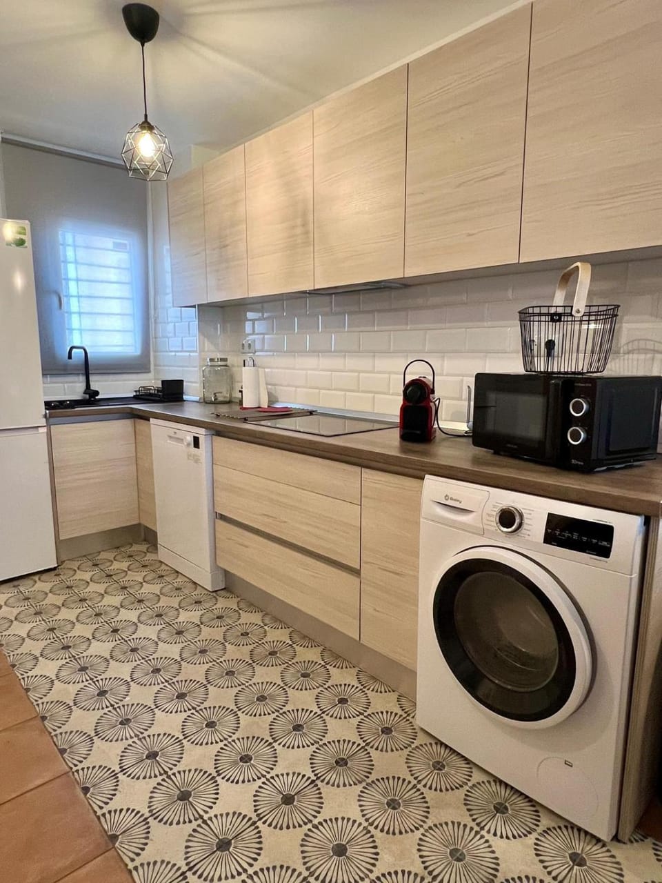 Coffee/tea facilities, Kitchen or kitchenette, dishwasher, toaster, washing machine