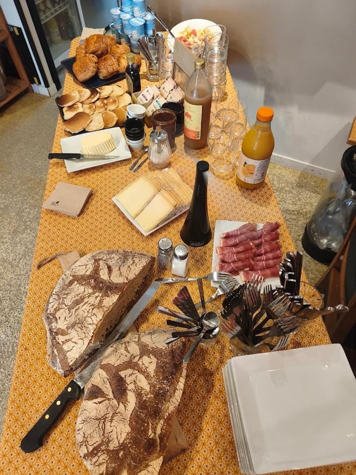 Breakfast, Buffet breakfast