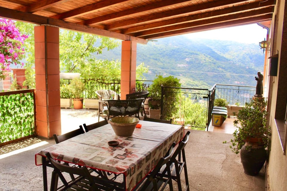 Patio, Dining area