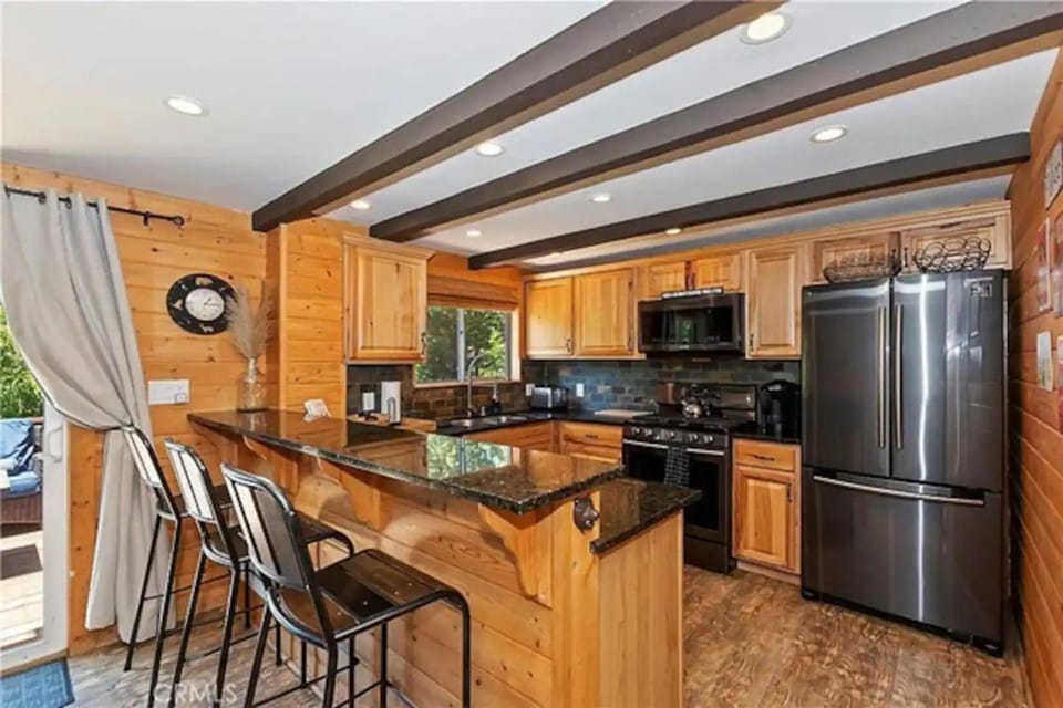 Kitchen or kitchenette, Dining area, dishwasher, minibar, pet friendly, toaster