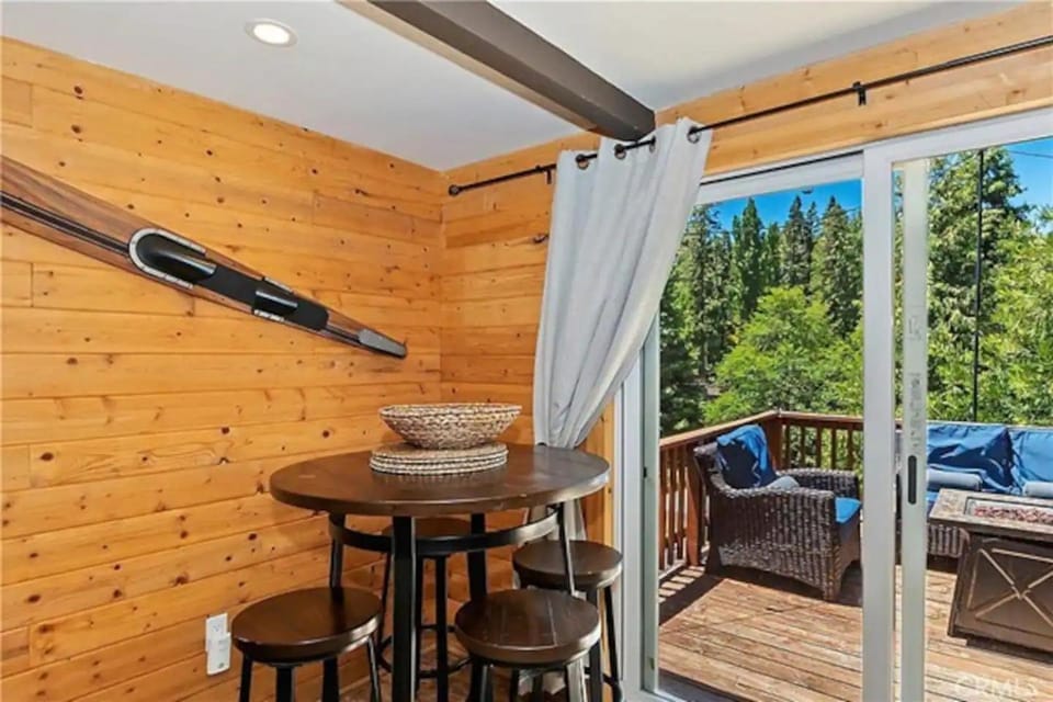 Patio, View (from property/room), Balcony/Terrace, Seating area, Dining area