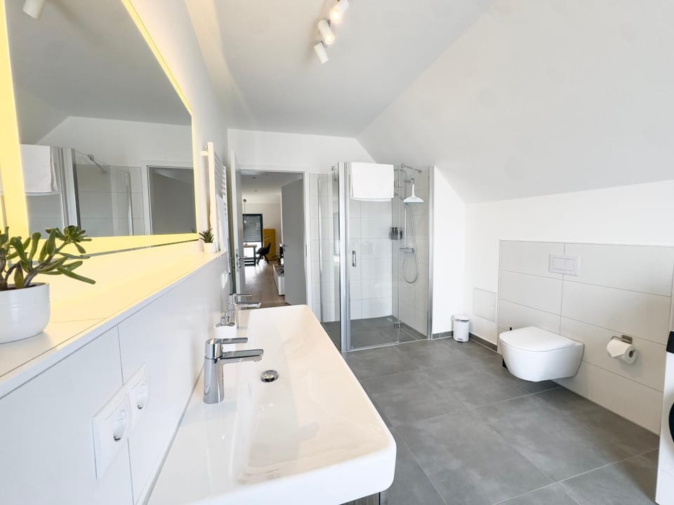 Shower, Bathroom, hair dryier, towels