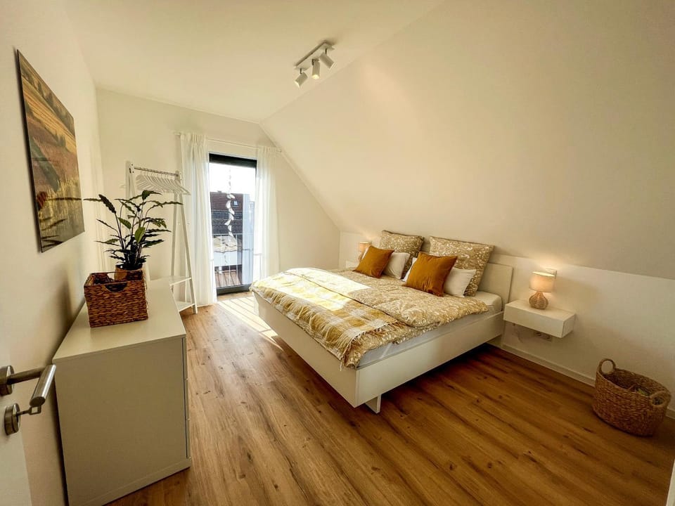 Bed, Photo of the whole room, Bedroom, wardrobe