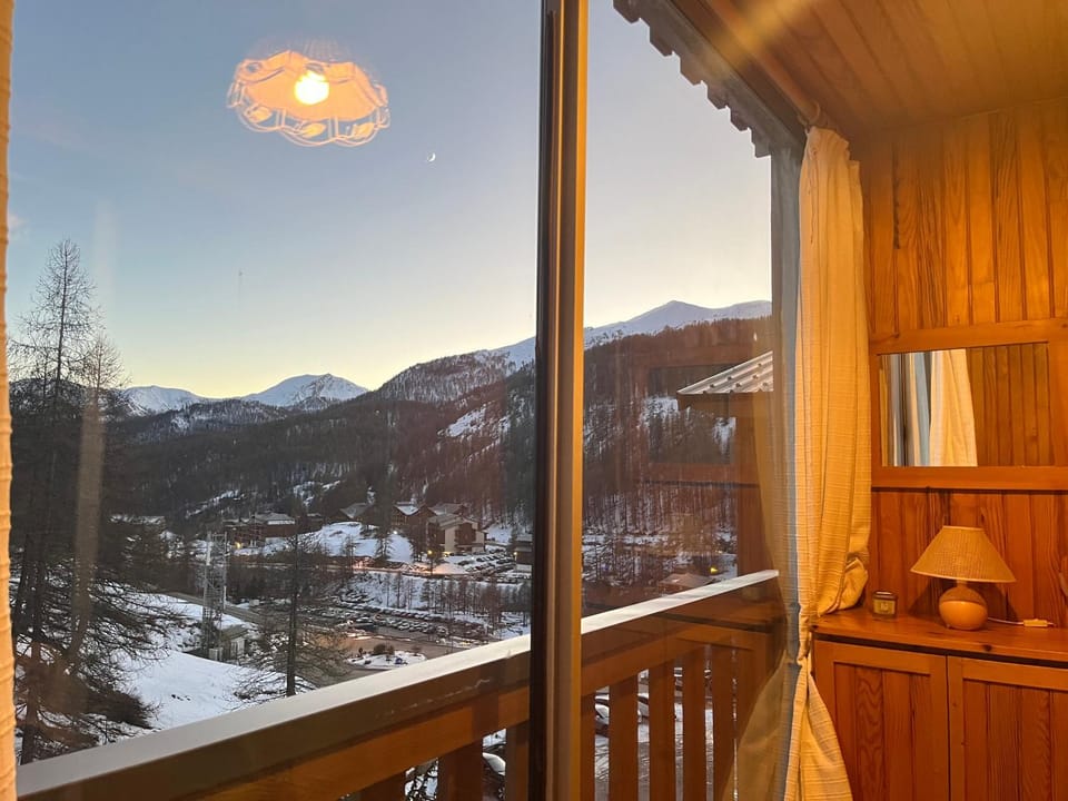 Grand studio avec véranda La Foux d'Allos Apartment in Allos