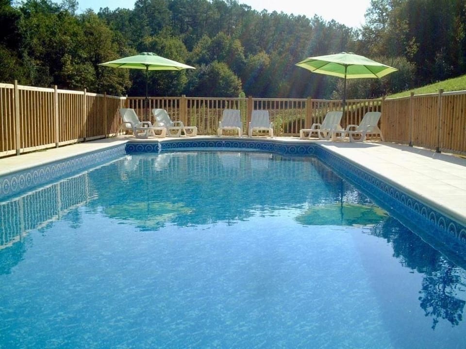 Pool view, Swimming pool, sunbed