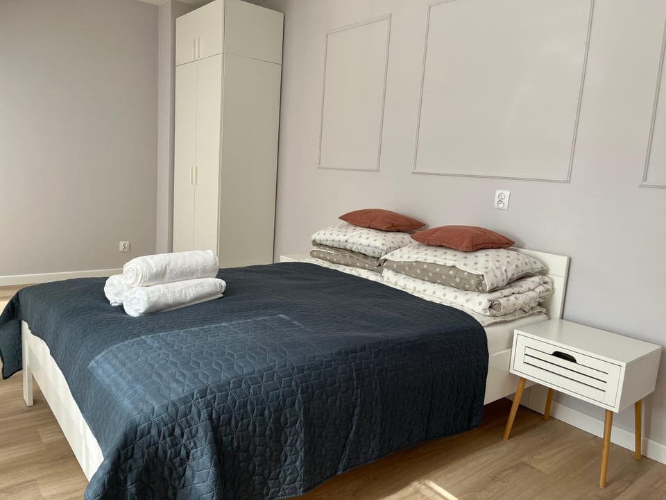 Bed, Bedroom, wardrobe