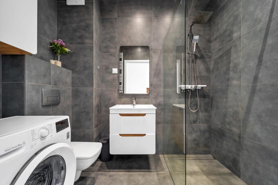 Shower, Bathroom, washing machine, dryer