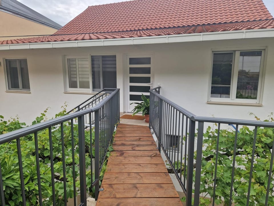 Property building, View (from property/room), Balcony/Terrace