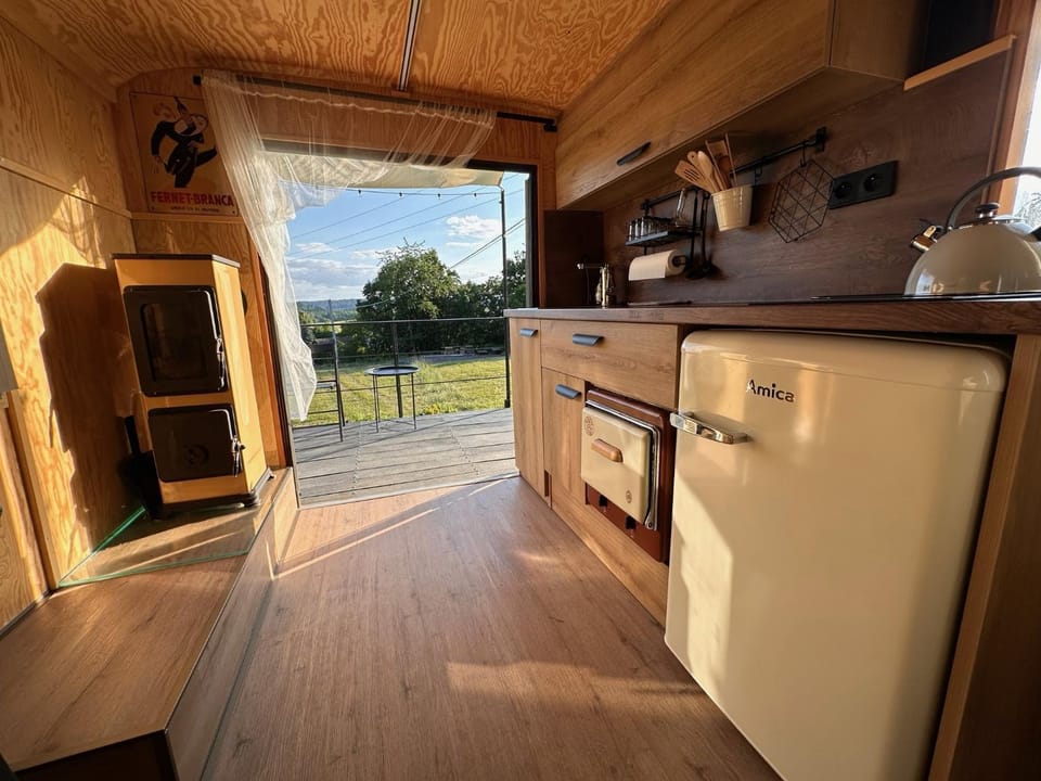 Kitchen or kitchenette, oven, pet friendly