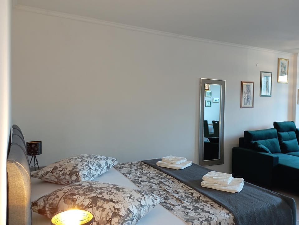 Studio Apartment Blue Pine Apartment in Split