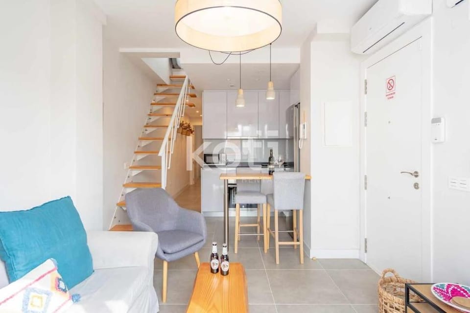 Kitchen or kitchenette, Living room, Dining area