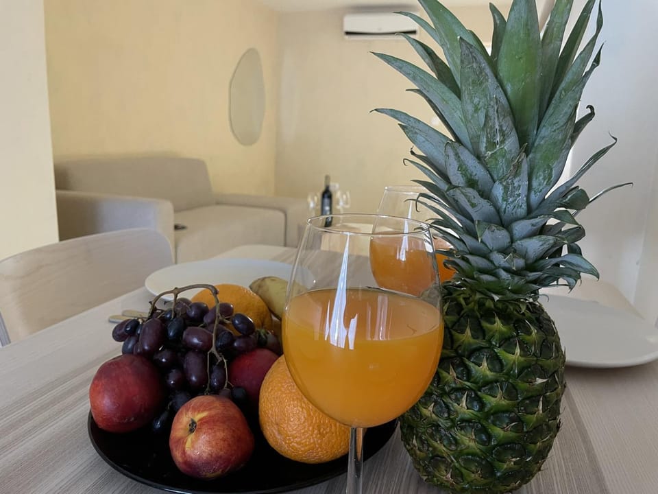Food and drinks, Food, Drinks