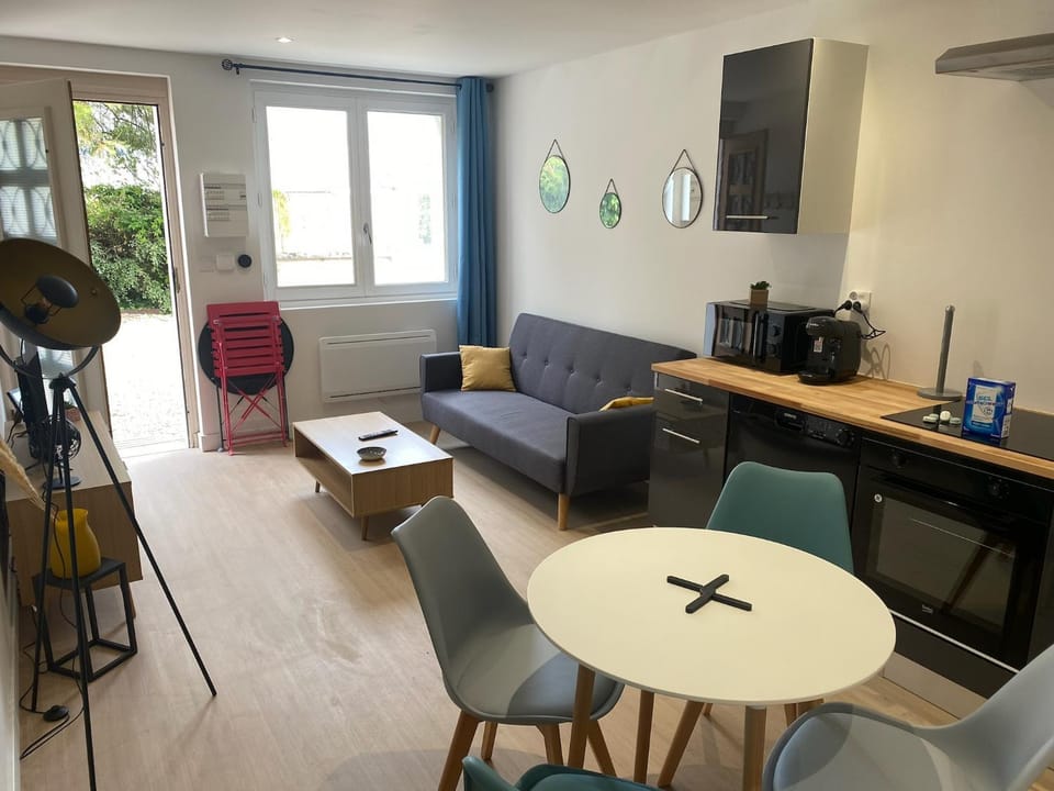 Kitchen or kitchenette, Living room, Dining area