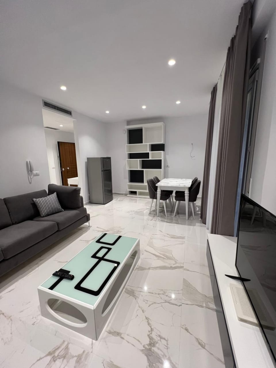 Communal lounge/ TV room, TV and multimedia, Living room, Seating area, Dining area, Evening entertainment, oven