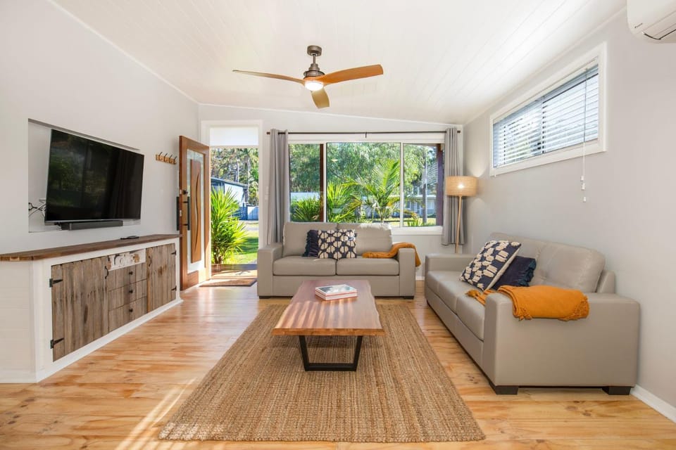 The Anchor - Pet Friendly - 5 Mins Walk to Beach - EV Charging House in Callala Bay
