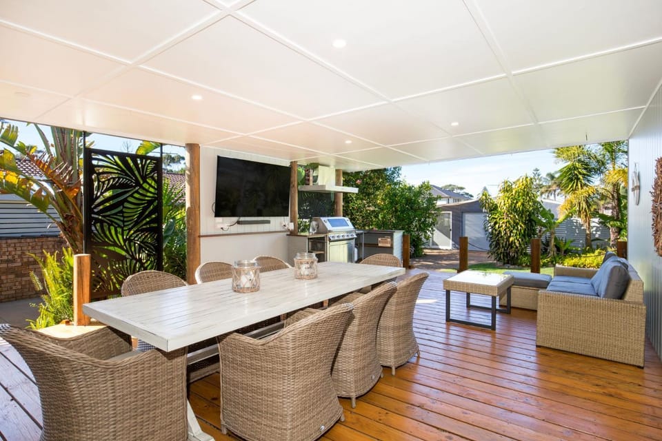 The Anchor - Pet Friendly - 5 Mins Walk to Beach - EV Charging House in Callala Bay