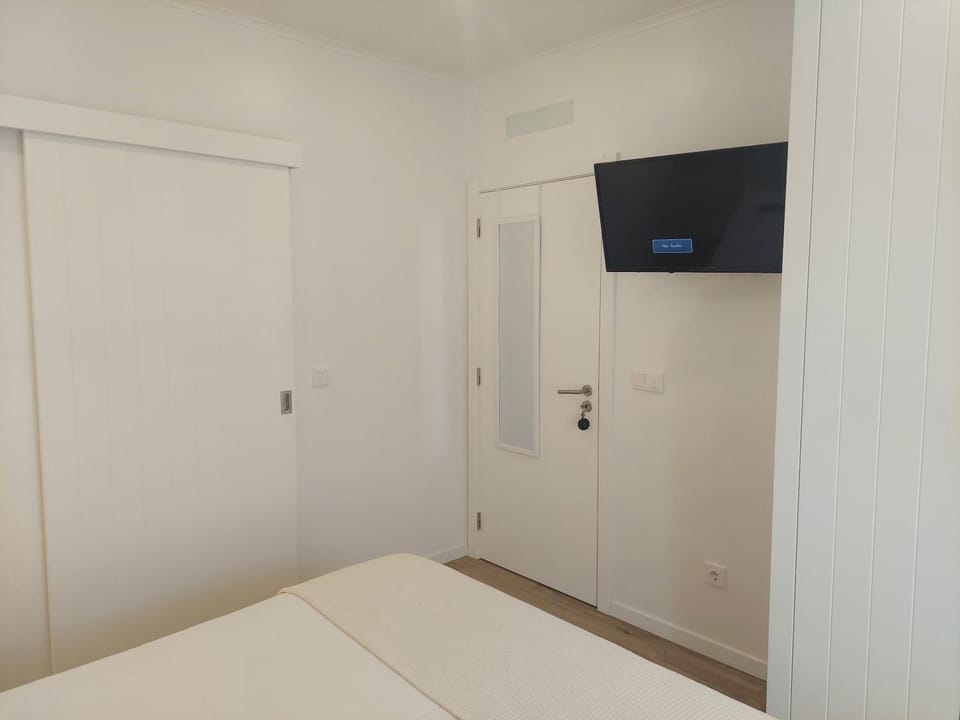 TV and multimedia, Photo of the whole room