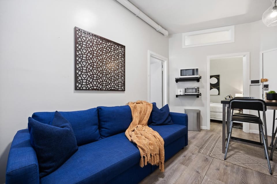 Lovely 2bed and 2bath with Unbeatable Location Apartment in Midtown